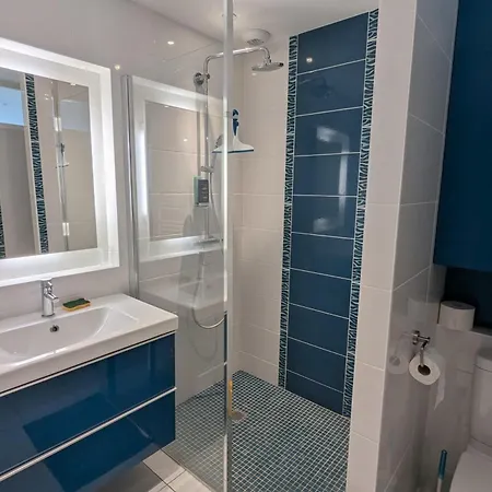 Magnificent House Of 54 M2 2 Steps From The Holiday home *
